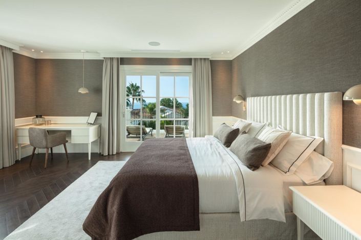 Image No.29-6 Bed Property for sale