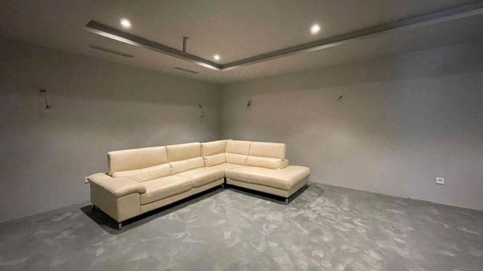 Image No.14-5 Bed Property for sale