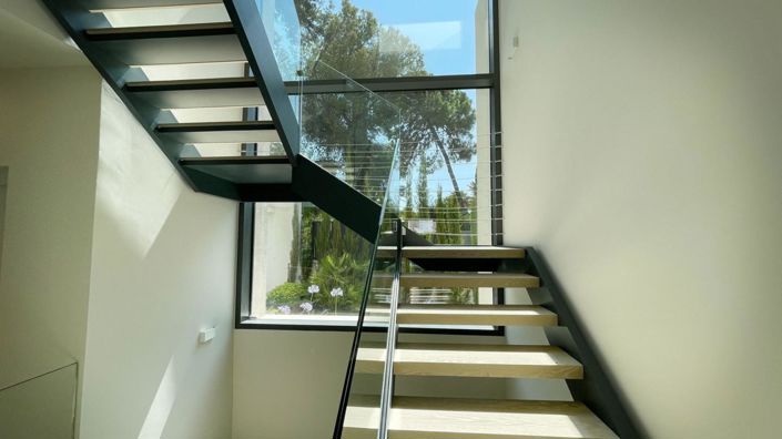 Image No.23-5 Bed Property for sale