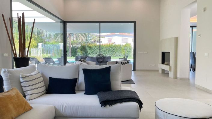 Image No.3-5 Bed Property for sale