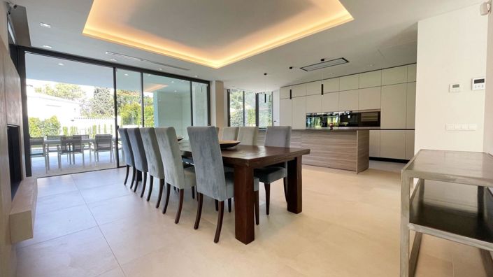 Image No.30-5 Bed Property for sale