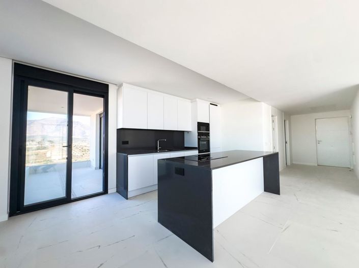 Image No.11-2 Bed Property for sale