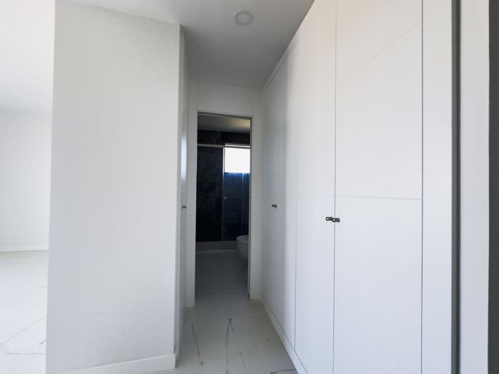 Image No.16-2 Bed Property for sale