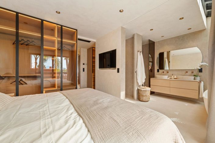 Image No.21-4 Bed Property for sale