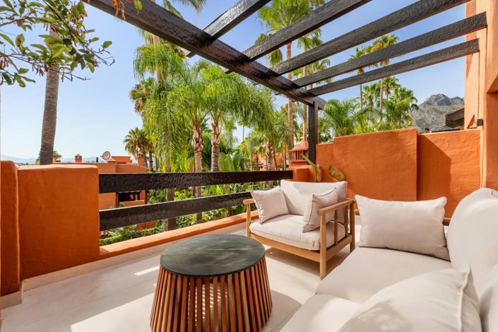 Image No.37-4 Bed Property for sale