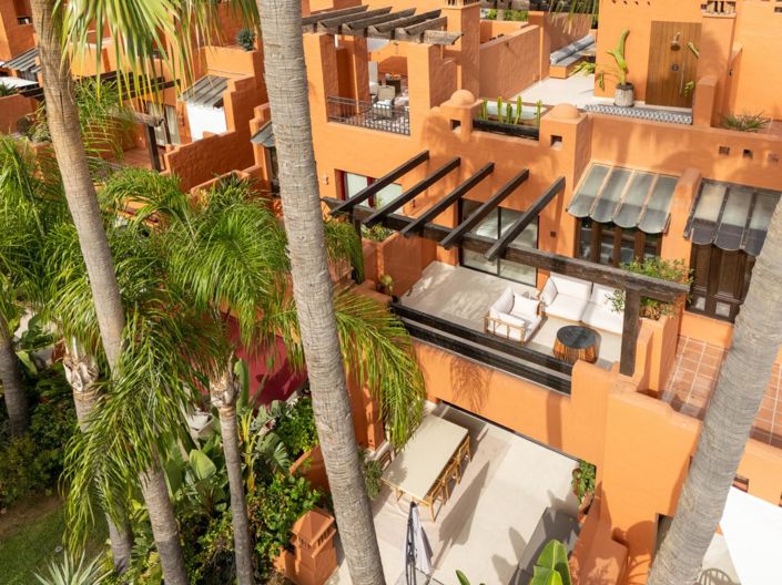 Image No.57-4 Bed Property for sale