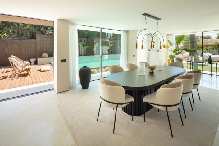 Image No.13-4 Bed Property for sale