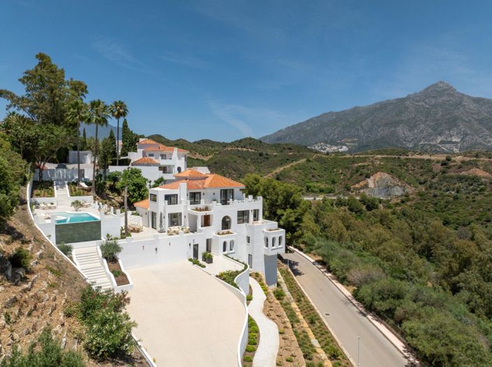 Image No.1-5 Bed Property for sale