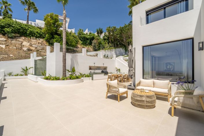 Image No.34-5 Bed Property for sale