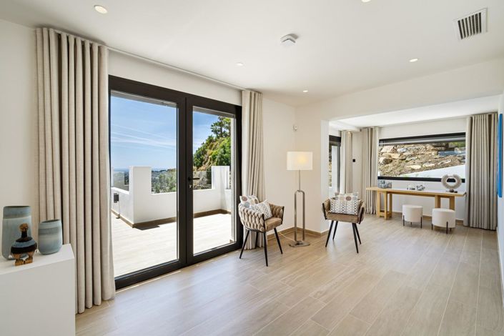 Image No.4-5 Bed Property for sale