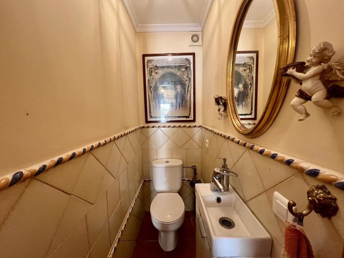 Image No.19-Propriété de 8 chambres à vendre à Estepona