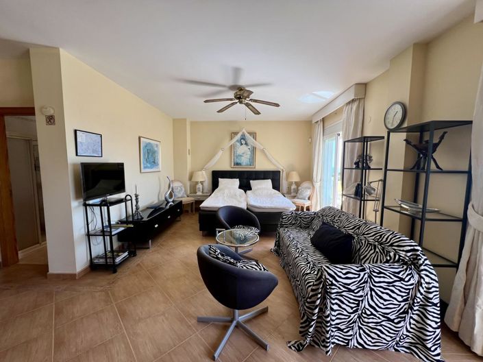 Image No.21-Propriété de 8 chambres à vendre à Estepona