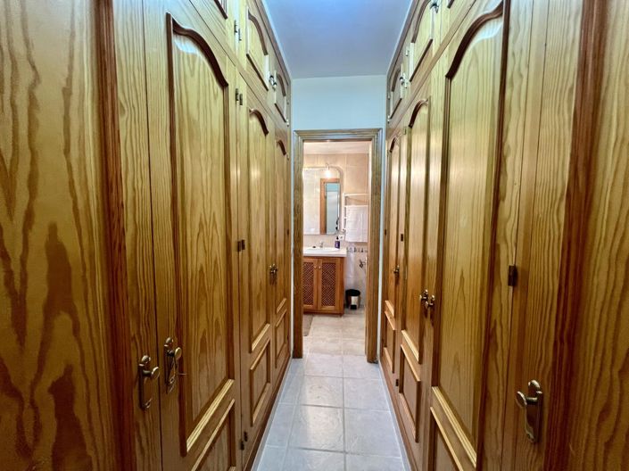 Image No.29-Propriété de 8 chambres à vendre à Estepona