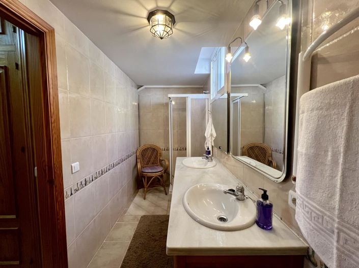 Image No.30-Propriété de 8 chambres à vendre à Estepona