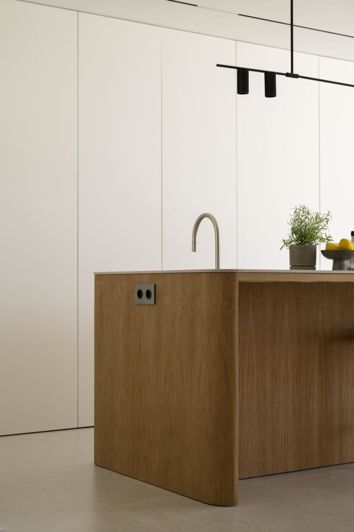 Image No.15-4 Bed Property for sale