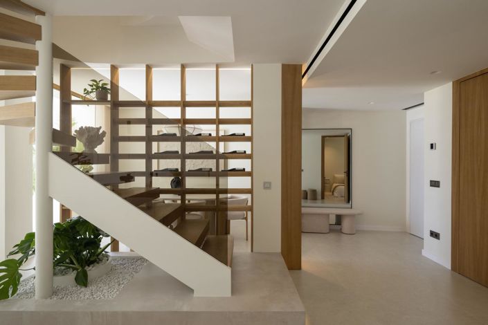 Image No.17-4 Bed Property for sale