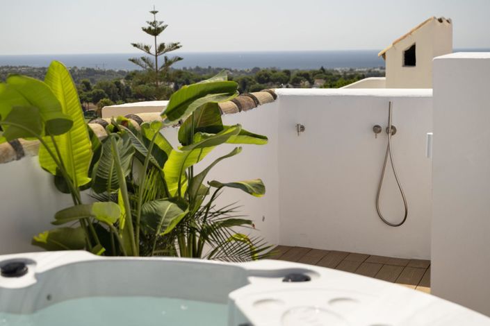 Image No.22-4 Bed Property for sale