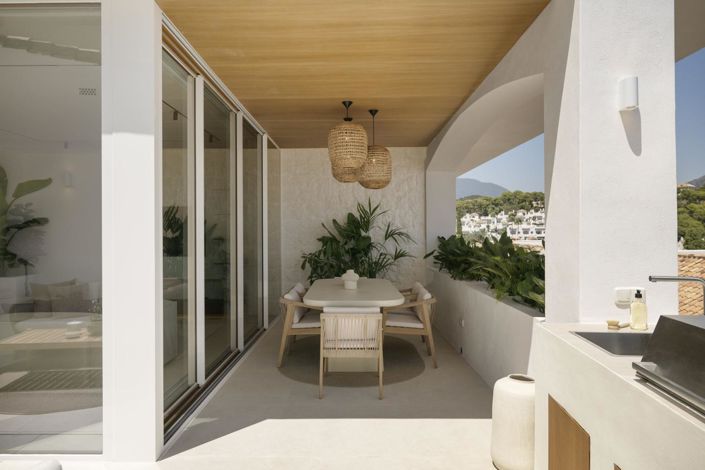 Image No.8-4 Bed Property for sale