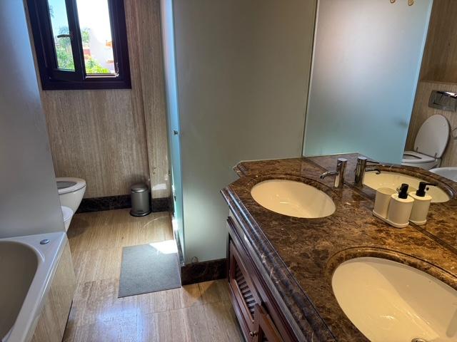 Image No.21-2 Bed Property for sale