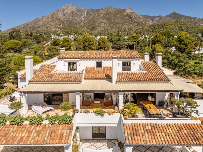 Image No.1-4 Bed Property for sale