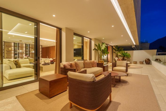 Image No.38-4 Bed Property for sale