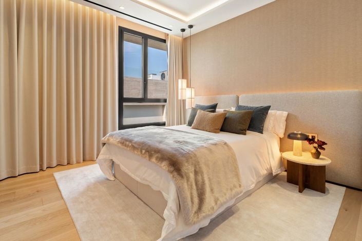 Image No.6-4 Bed Property for sale