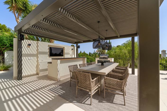 Image No.42-5 Bed Property for sale