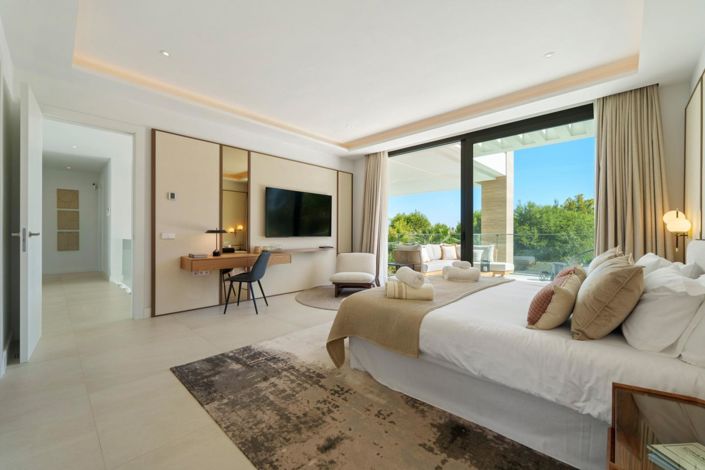 Image No.29-6 Bed Property for sale