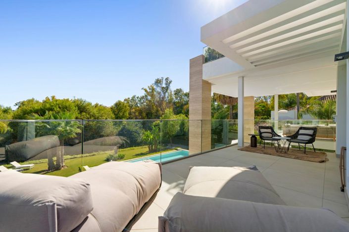 Image No.36-6 Bed Property for sale