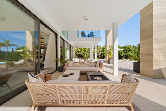 Image No.40-6 Bed Property for sale