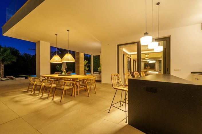 Image No.49-6 Bed Property for sale