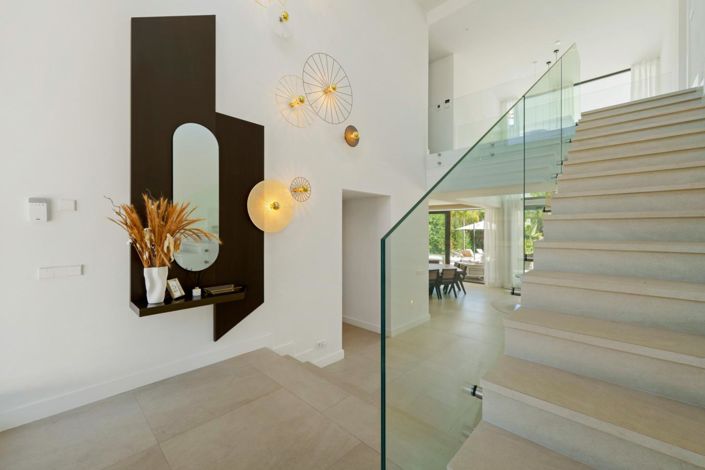 Image No.5-6 Bed Property for sale