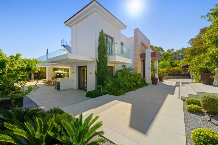 Image No.52-6 Bed Property for sale