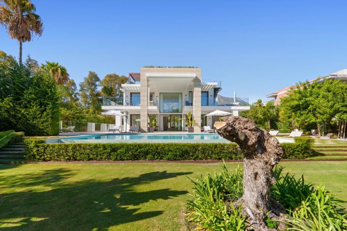 Image No.59-6 Bed Property for sale