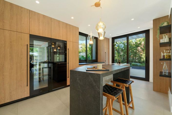 Image No.7-6 Bed Property for sale