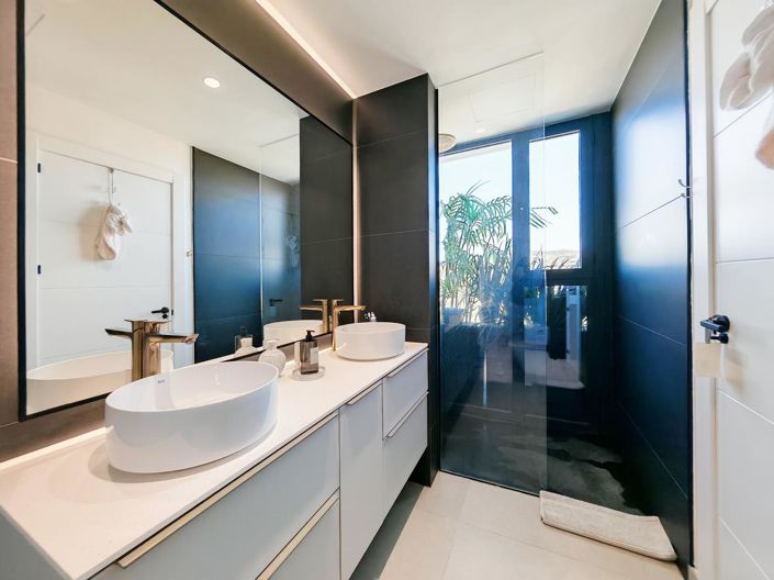 Image No.34-5 Bed Property for sale