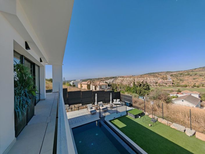 Image No.35-5 Bed Property for sale