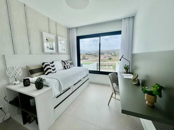 Image No.10-3 Bed Property for sale