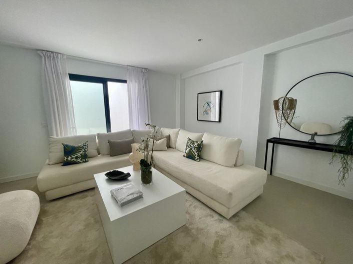 Image No.9-3 Bed Property for sale