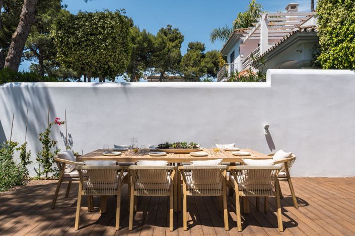 Image No.22-6 Bed Property for sale