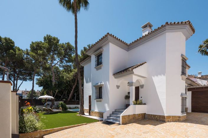 Image No.27-6 Bed Property for sale