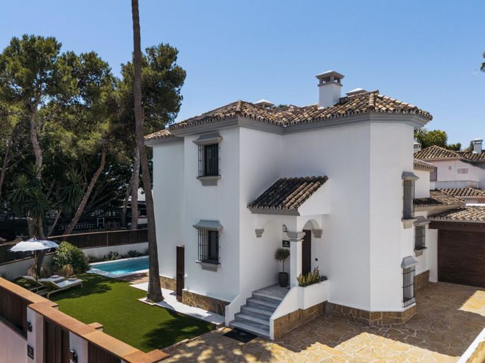 Image No.28-6 Bed Property for sale