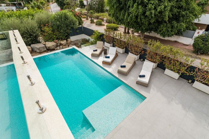 Image No.33-5 Bed Property for sale