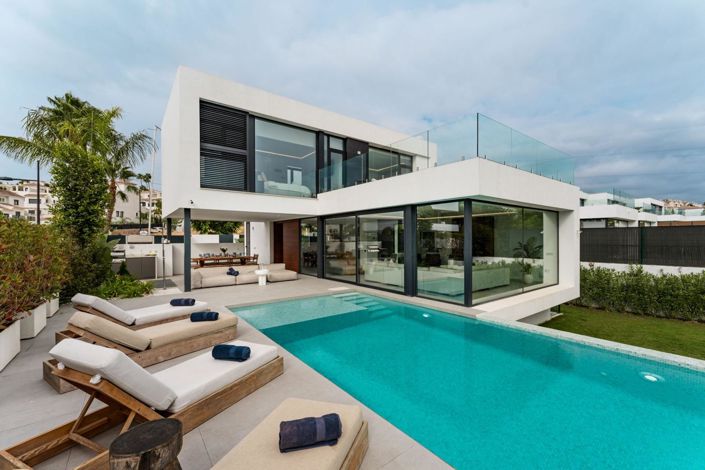 Image No.36-5 Bed Property for sale