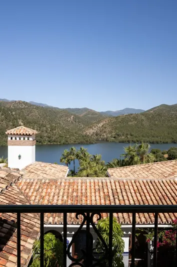 Image No.26-6 Bed Property for sale