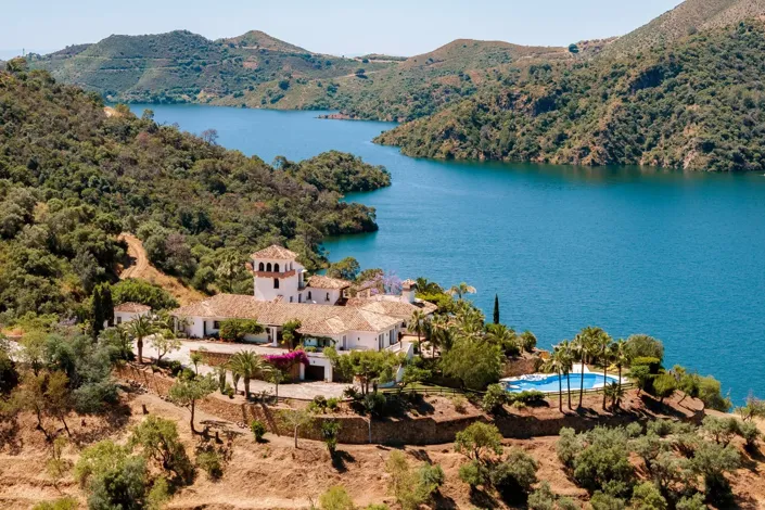 Image No.34-6 Bed Property for sale