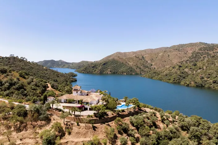 Image No.35-6 Bed Property for sale