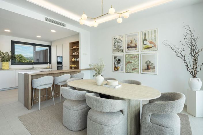 Image No.3-4 Bed Property for sale