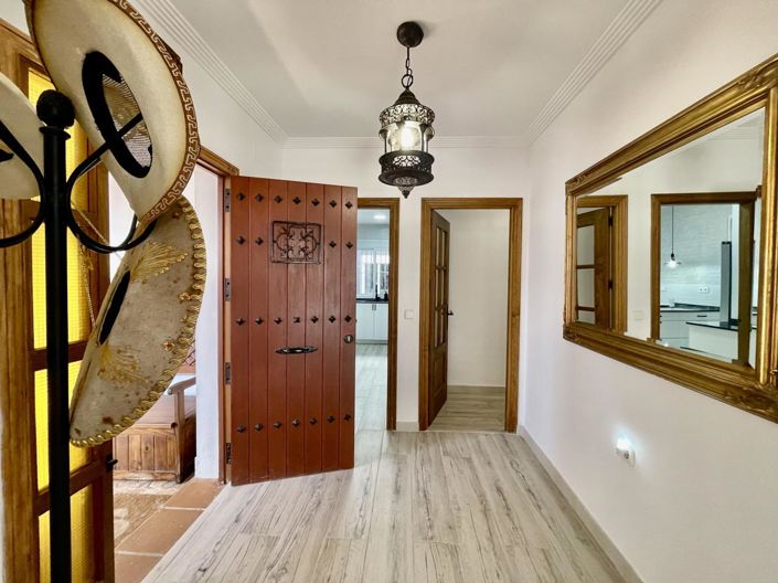 Image No.12-4 Bed Property for sale