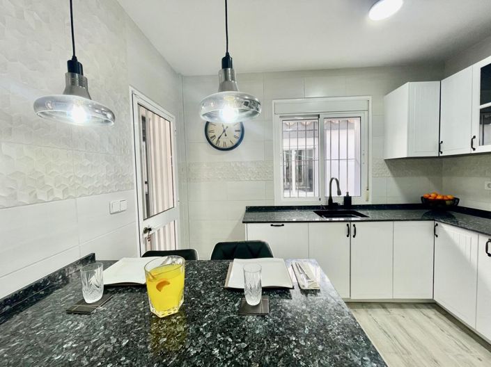 Image No.13-4 Bed Property for sale